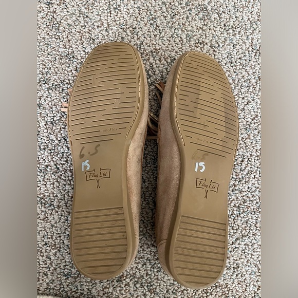 NWOB Flag Ltd. Women's Nicole Suede Fringe Loafer Beige Tan 6.5 - Picture 6 of 7